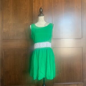 Elegant Green Mini Dress with Lace Detail
